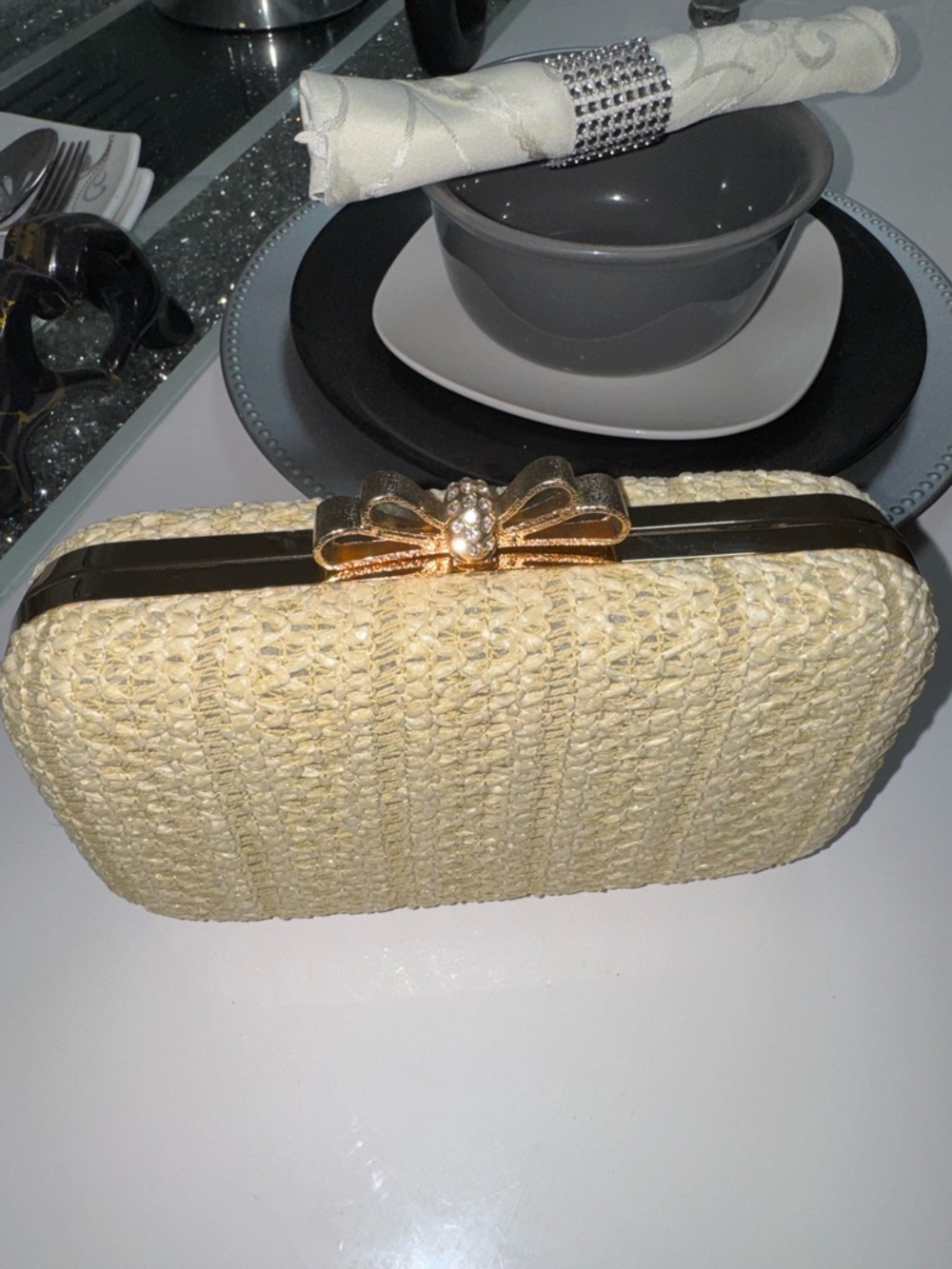 Woven Straw Bow Clasp Clutch - Cream - Picture 5 of 8